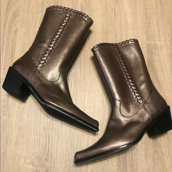 Stuart Weitzman Metallic Pewter Western 